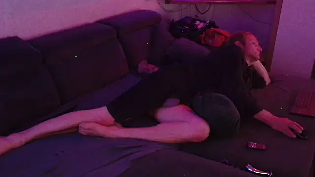 davidgntxxxxx online show from December 17, 2025, 8:47 pm