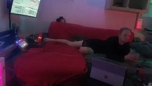 davidgntxxxxx online show from April 10, 2026, 7:43 pm