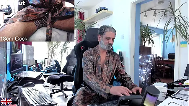 OnlineBossUK online show from October 5, 2025, 4:31 pm