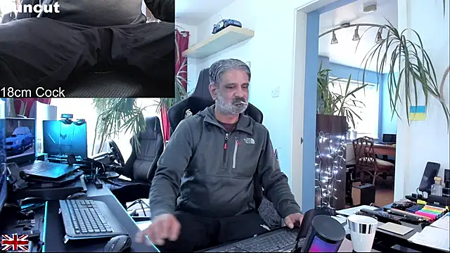 OnlineBossUK online show from November 8, 2025, 11:14 am