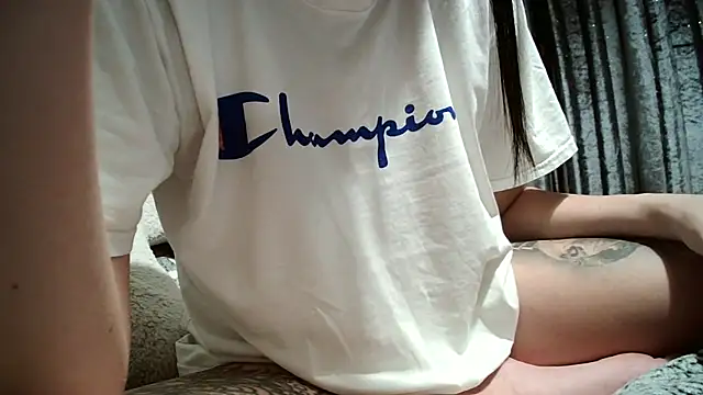 Snapshot of AaliyahLux chatting on December 22, 2025, 8:53 pm AaliyahLux online show from December 22, 2025, 8:53 pm