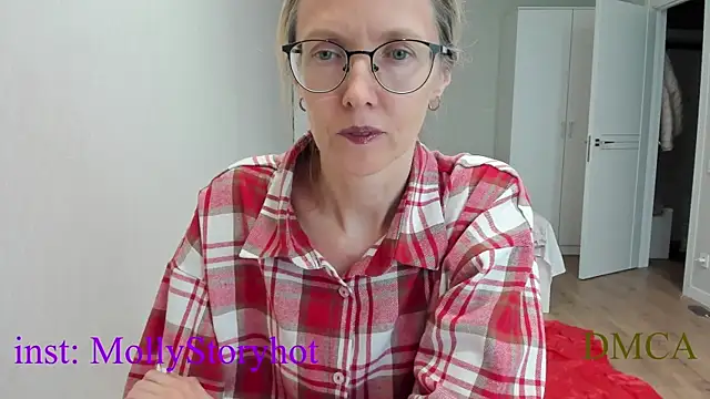 angelmommu online show from November 23, 2025, 6:56 am