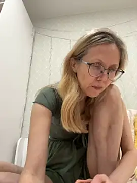 Snapshot of angelmommu chatting on February 26, 2026, 1:00 pm angelmommu online show from February 26, 2026, 1:00 pm