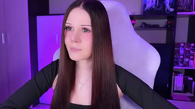 jasminevine online show from November 7, 2025, 5:45 am