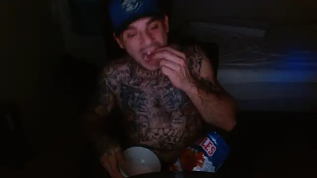 DADDY KANE8--- online show from November 23, 2025, 10:31 pm