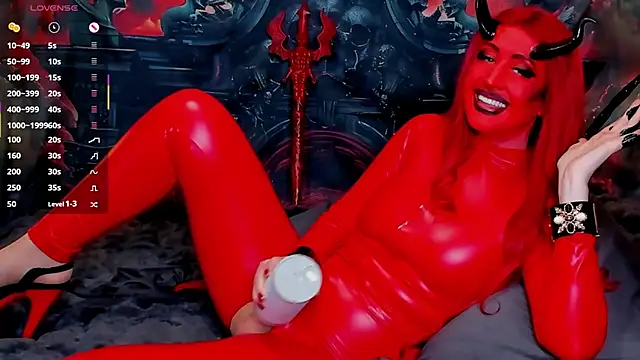 Snapshot of EvaDominatrix chatting on October 12, 2025, 7:48 pm EvaDominatrix online show from October 12, 2025, 7:48 pm