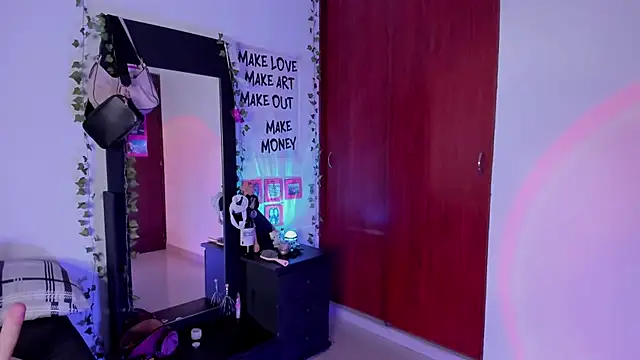 little kayla  online show from March 30, 2026, 11:06 pm