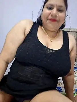 MOM-SUN-COUPLE online show from March 12, 2025, 8:51 am