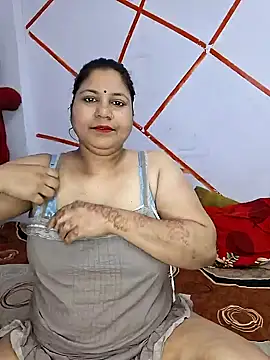 MOM-SUN-COUPLE online show from February 5, 2025, 9:57 am