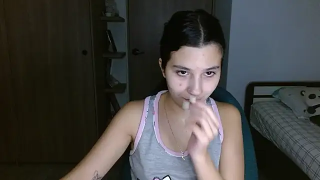 mia  lopez  online show from April 2, 2026, 4:08 am