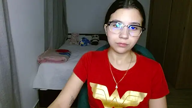 mia  lopez  online show from November 7, 2025, 3:00 am