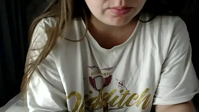 uliastar online show from December 14, 2025, 7:36 am