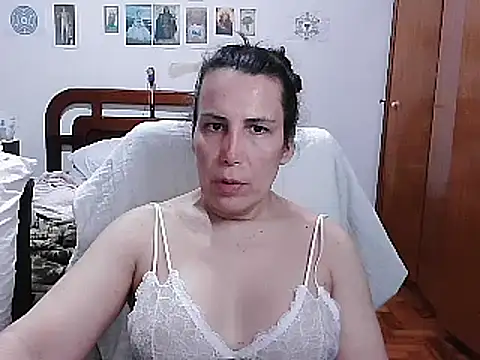 Snapshot of LauraVicttoria361215 chatting on March 8, 2025, 10:32 am LauraVicttoria361215 online show from March 8, 2025, 10:32 am