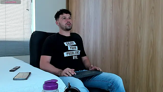 Snapshot of alexman_fuck chatting on April 15, 2026, 10:21 pm alexman fuck online show from April 15, 2026, 10:21 pm