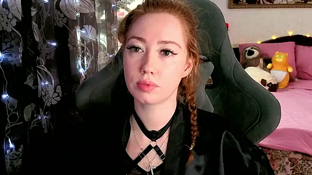 TinaBrook online show from March 3, 2026, 4:52 am