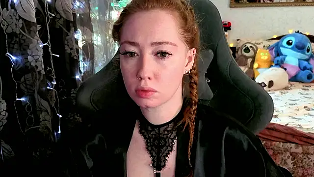 TinaBrook online show from March 16, 2026, 4:42 am