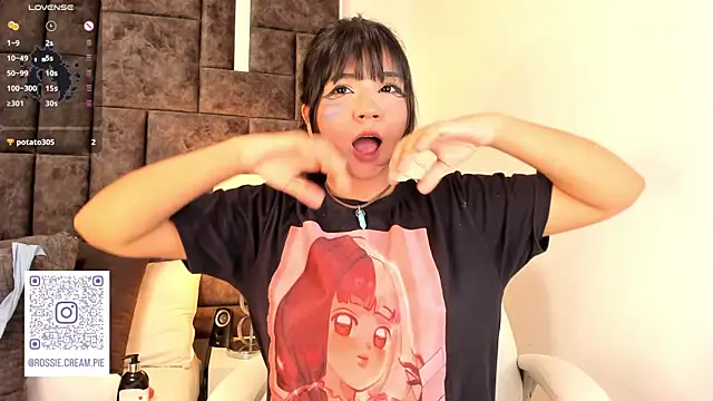 Snapshot of Petit-Rosse chatting on February 20, 2025, 6:06 am Petit-Rosse online show from February 20, 2025, 6:06 am