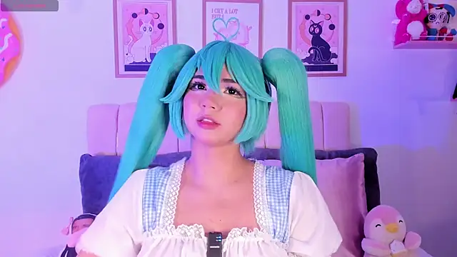 Snapshot of Petit-Rosse chatting on November 20, 2025, 2:12 am Petit-Rosse online show from November 20, 2025, 2:12 am