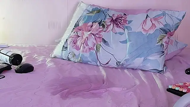 kinkylittlegirll online show from March 23, 2026, 12:33 am