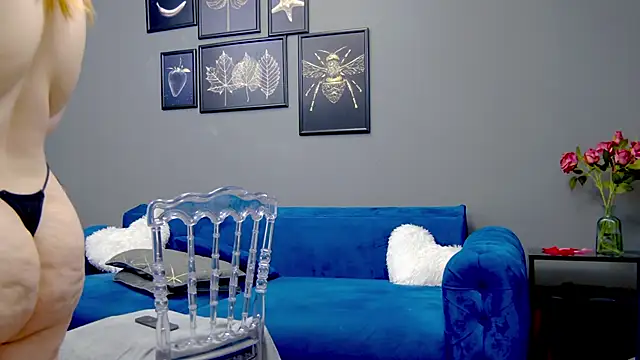 Snapshot of Katewalker_ chatting on March 7, 2025, 9:17 pm Katewalker online show from March 7, 2025, 9:17 pm