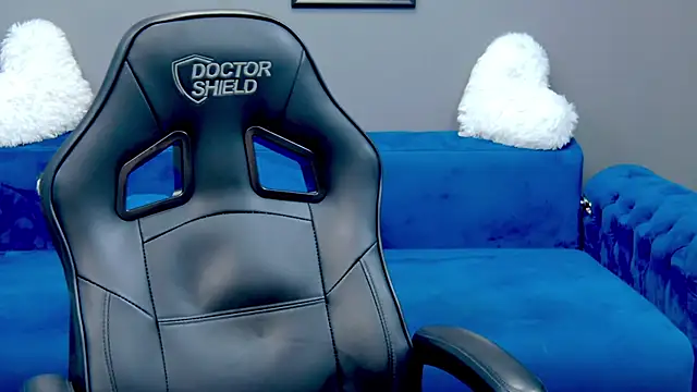 Snapshot of Katewalker_ chatting on March 6, 2025, 9:20 pm Katewalker online show from March 6, 2025, 9:20 pm