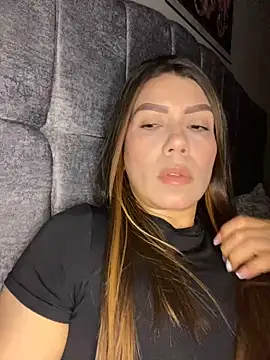 Snapshot of martina_contreras chatting on November 12, 2025, 2:04 am martina contreras online show from November 12, 2025, 2:04 am