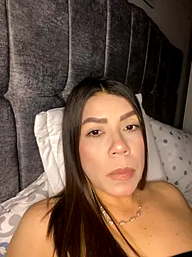 Snapshot of martina_contreras chatting on December 4, 2025, 9:08 am martina contreras online show from December 4, 2025, 9:08 am