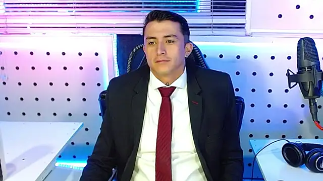 Snapshot of Darko0717 chatting on October 28, 2025, 11:53 am Darko0717 online show from October 28, 2025, 11:53 am