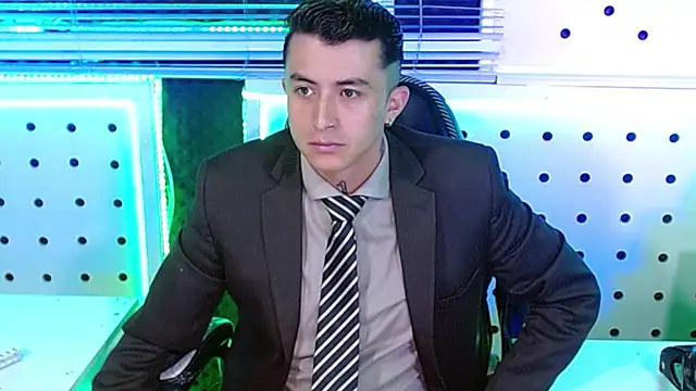 Snapshot of Darko0717 chatting on November 15, 2025, 1:59 pm Darko0717 online show from November 15, 2025, 1:59 pm