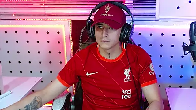 Snapshot of Darko0717 chatting on October 28, 2025, 11:58 pm Darko0717 online show from October 28, 2025, 11:58 pm