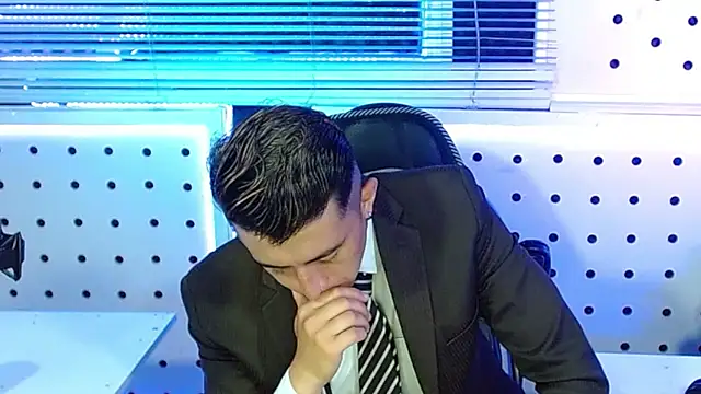 Snapshot of Darko0717 chatting on November 7, 2025, 12:10 pm Darko0717 online show from November 7, 2025, 12:10 pm