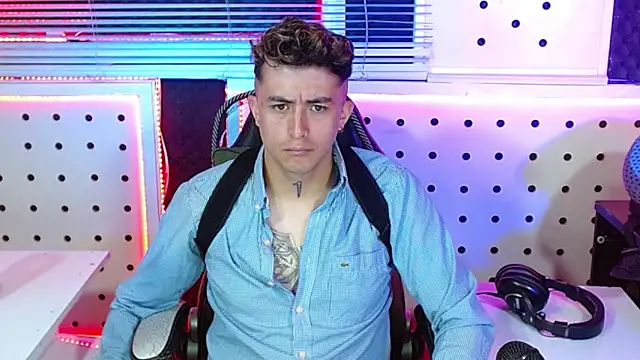 Snapshot of Darko0717 chatting on November 4, 2025, 11:36 am Darko0717 online show from November 4, 2025, 11:36 am