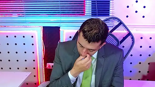 Snapshot of Darko0717 chatting on November 5, 2025, 12:19 pm Darko0717 online show from November 5, 2025, 12:19 pm