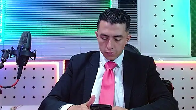 Snapshot of Darko0717 chatting on May 5, 2026, 11:24 am Darko0717 online show from May 5, 2026, 11:24 am
