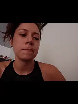 Snapshot of MommyMiaWs chatting on December 5, 2025, 7:34 pm MommyMiaWs online show from December 5, 2025, 7:34 pm