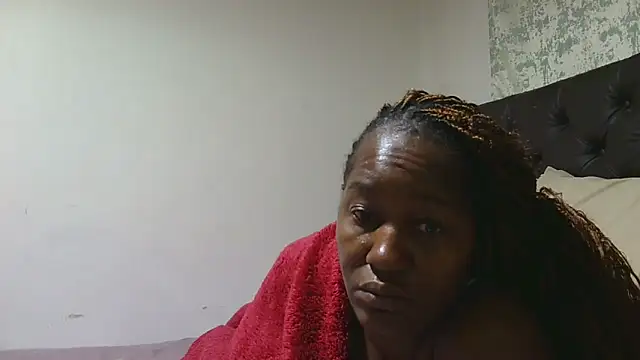 sluttylaura21 online show from April 13, 2026, 11:20 pm