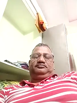 StarPacifist6 online show from December 15, 2025, 3:29 pm