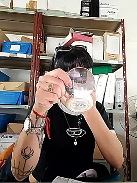 Snapshot of estefyzapata chatting on October 7, 2025, 8:43 pm estefyzapata online show from October 7, 2025, 8:43 pm