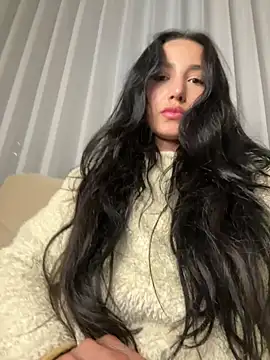 EvaMoet online show from December 9, 2024, 5:40 am