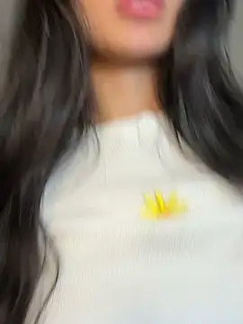 EvaMoet online show from March 9, 2025, 9:57 am