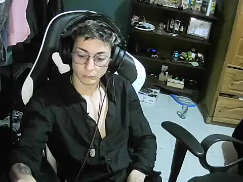 Snapshot of Jughead_16 chatting on October 17, 2025, 7:55 am Jughead 16 online show from October 17, 2025, 7:55 am