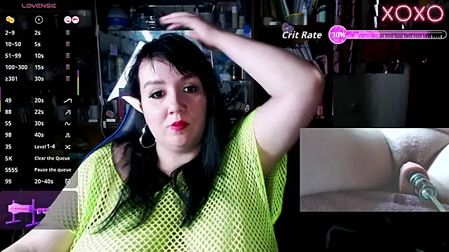 Snapshot of LeonaHarrison chatting on November 3, 2025, 1:15 pm LeonaHarrison online show from November 3, 2025, 1:15 pm