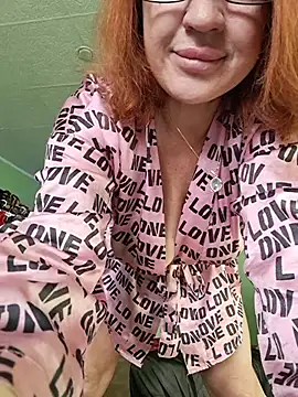 Snapshot of KiraXTender chatting on November 22, 2025, 3:27 am KiraXTender online show from November 22, 2025, 3:27 am