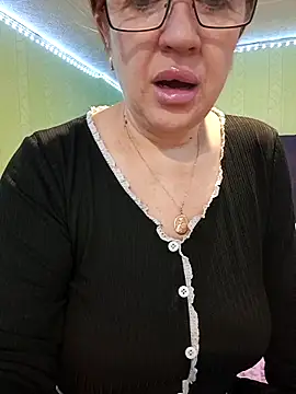 KiraXTender online show from March 11, 2026, 11:54 pm