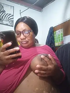 YELLOW BONE online show from July 6, 2026, 8:33 pm