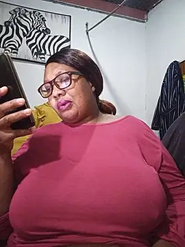 YELLOW BONE online show from July 5, 2026, 7:43 pm