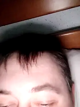 Snapshot of tores992 chatting on December 26, 2024, 7:38 pm tores992 online show from December 26, 2024, 7:38 pm