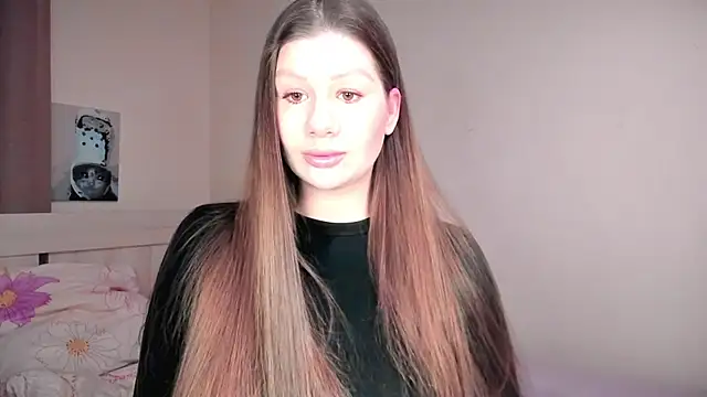 JuicyHelenX online show from February 4, 2026, 4:02 pm