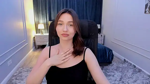 GracefulLook online show from March 18, 2025, 2:40 am