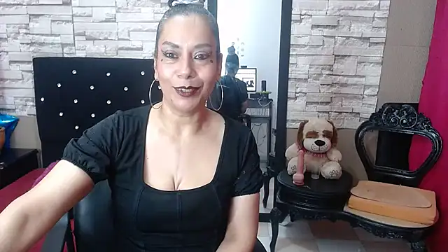 Snapshot of MarianaNight02 chatting on November 9, 2025, 5:22 am MarianaNight02 online show from November 9, 2025, 5:22 am